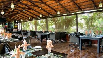 Daily buffet breakfast (INR 750 per person)