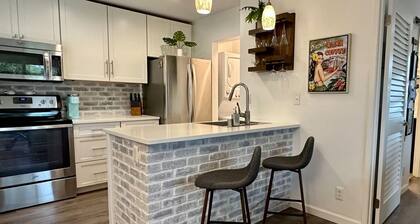 Summer Discount! Beautiful One Bedroom - Perfect Place to Call Home