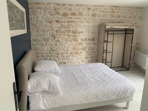 3 chambres, fer et planche Ă repasser, Wi-Fi gratuit, draps fournis