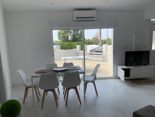 Interior - PORT-DES-BARQUES (Port-des-Barques)