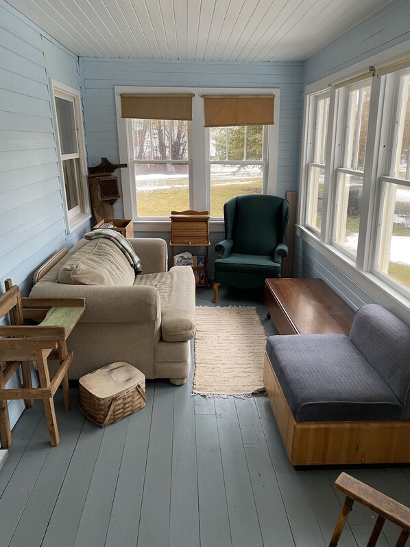 Smart TV, DVD player, books, music library