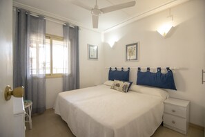 1 bedroom, iron/ironing board, WiFi, bed sheets - Melania Apartamento Centrico CON Piscina (salou)