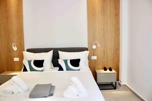 2 bedrooms, desk, iron/ironing board, WiFi