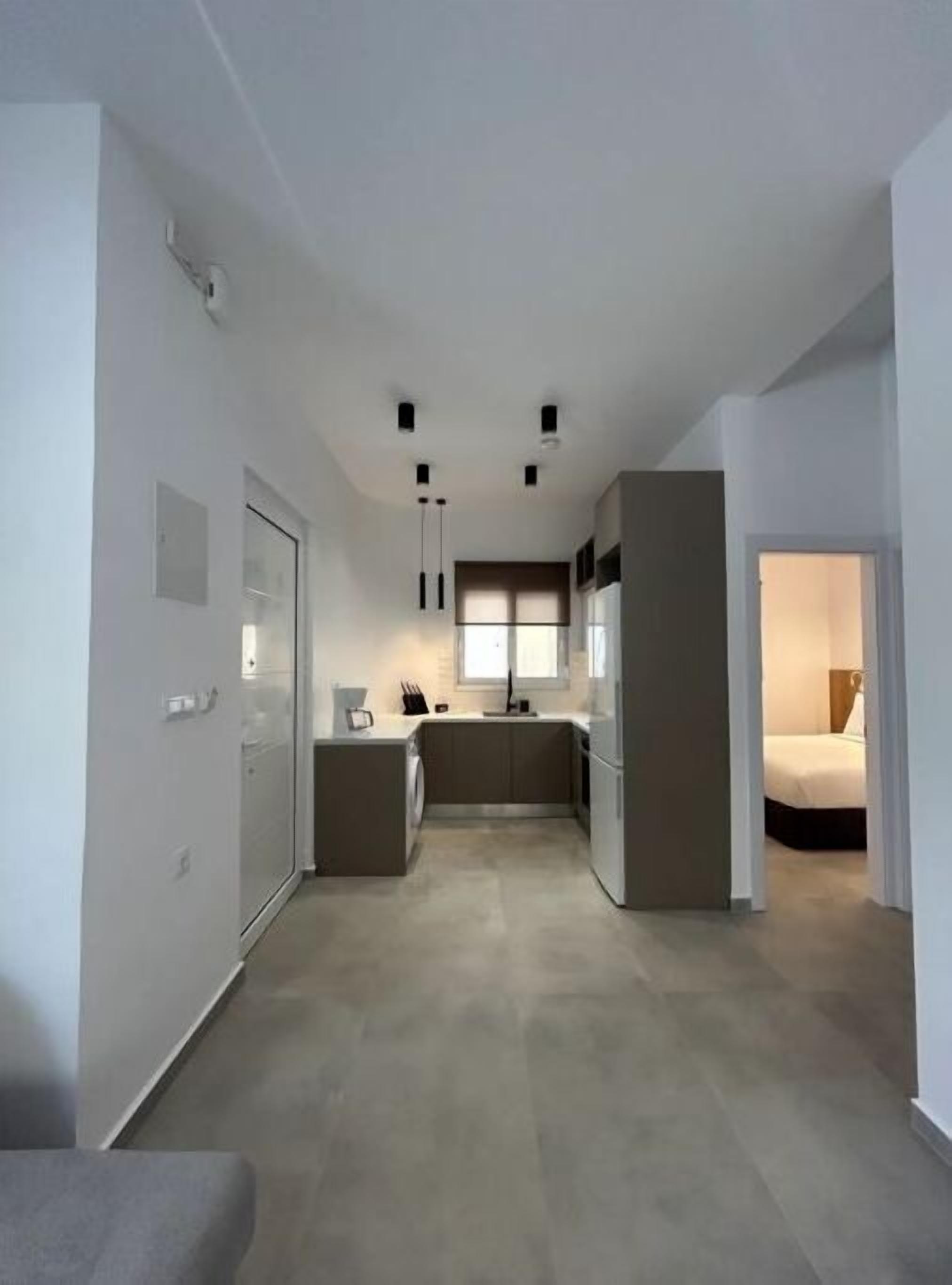 2 bedrooms, desk, iron/ironing board, WiFi