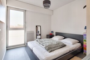 2 slaapkamers, een strijkplank/strijkijzer, gratis wifi