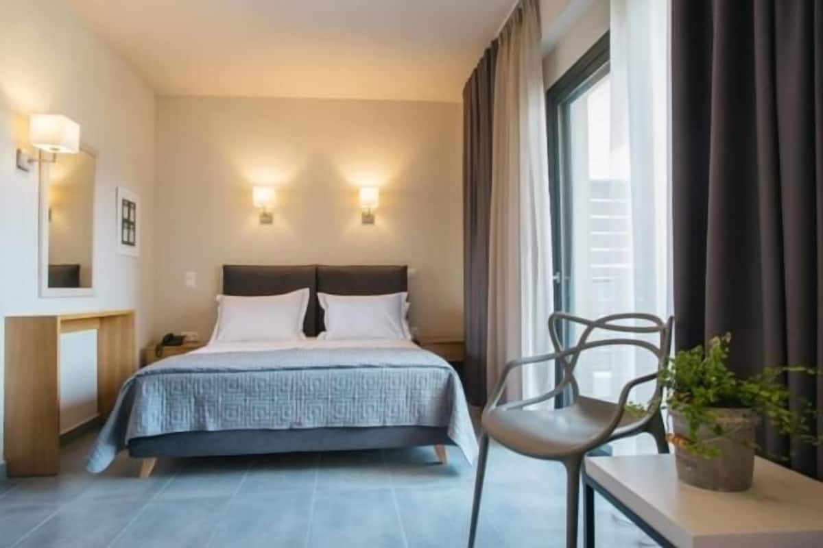 1 bedroom, in-room safe, desk, soundproofing