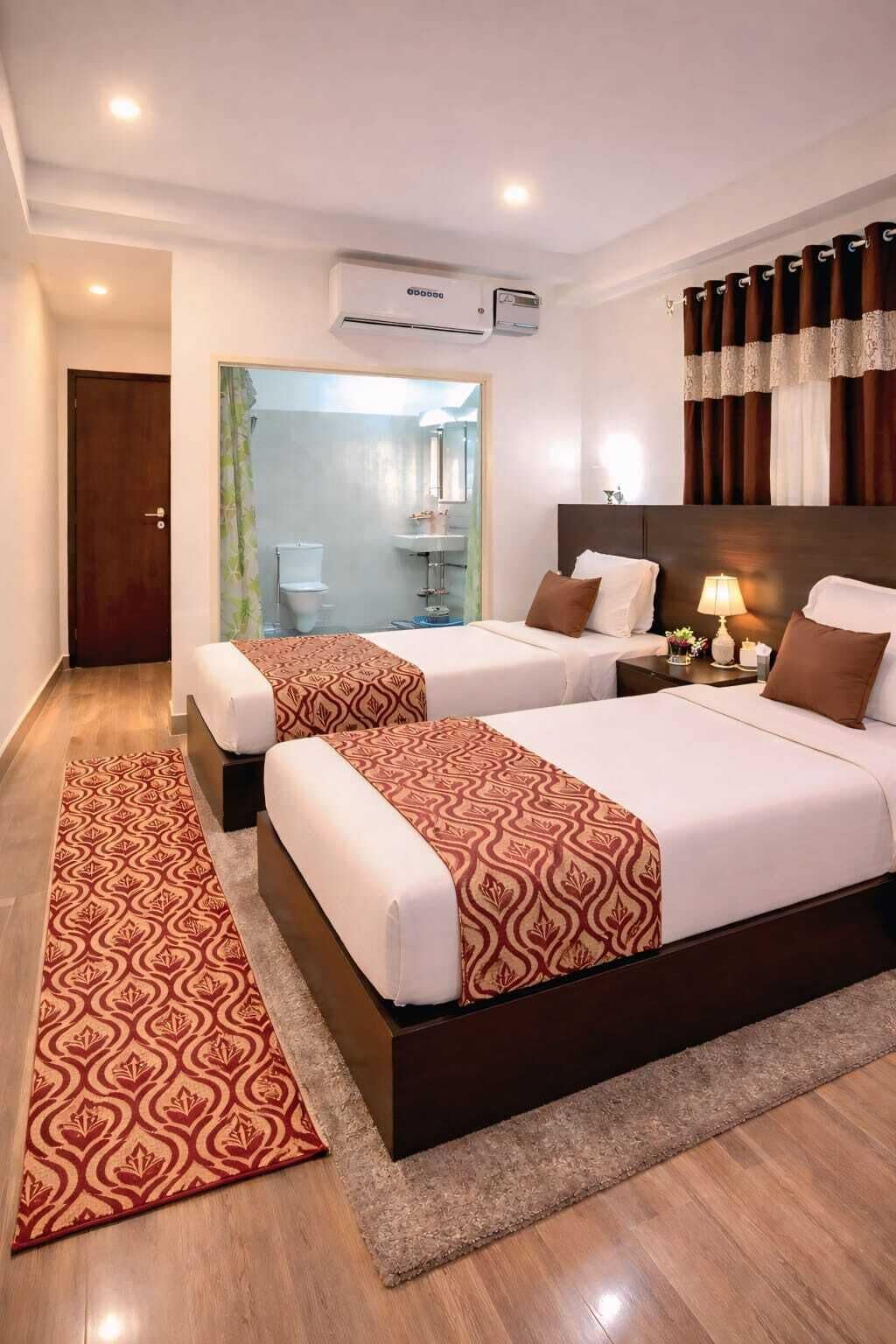 Classic Room, Multiple Beds, City View