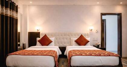 Goyal Hoteliers - The Hotel Samovar