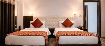 Goyal Hoteliers - The Hotel Samovar