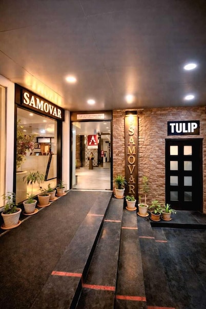 Goyal Hoteliers - The Hotel Samovar