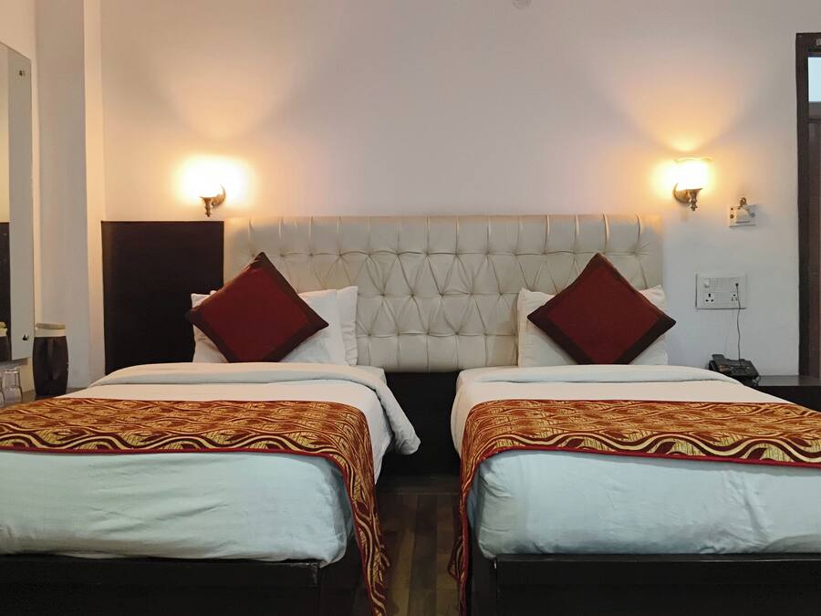 Classic Room, Multiple Beds, City View | Desk, free WiFi, bed sheets
