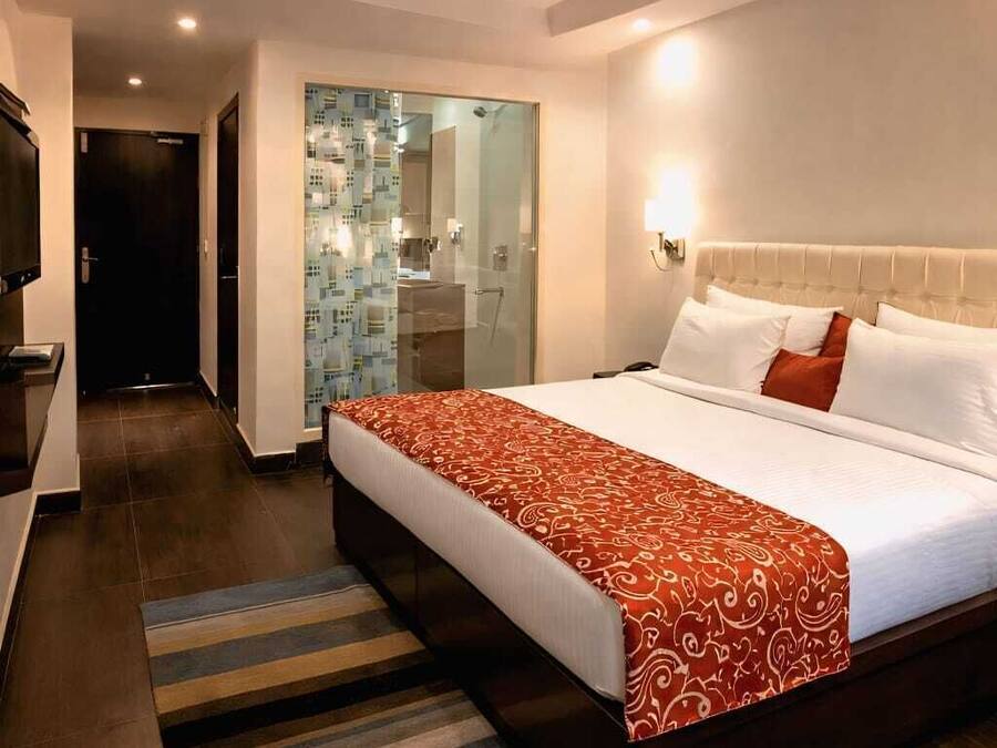 Habitación ejecutiva | Escritorio, wifi gratis y ropa de cama