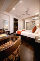 Executive Room | Desk, WiFi (free), bed sheets