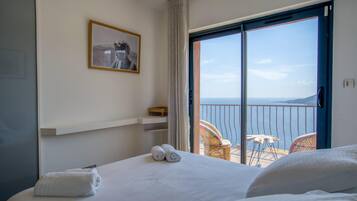 3 slaapkamers, een strijkplank/strijkijzer, wifi, beddengoed