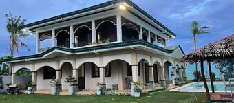 House with private pool and extensive garden