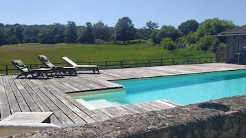 Seasonal outdoor pool, sun loungers