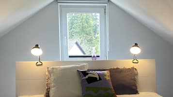 2 Schlafzimmer, Reisekinderbett, kostenloses WLAN, Bettwäsche