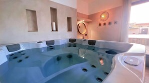 Bain à remous intérieur