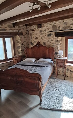 1 bedroom, travel cot, WiFi, bed sheets - Maison Lumineuse (Lalaye)