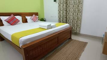 2 bedrooms, in-room safe, desk, free WiFi