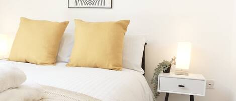 2 chambres, bureau, Wi-Fi gratuit, draps fournis