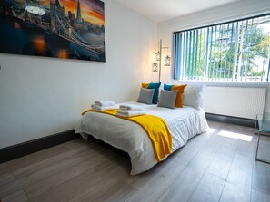 1 sovrum, skrivbord, strykjärn/strykbräda och gratis wi-fi