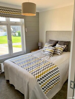 3 chambres, fer et planche à repasser, draps fournis