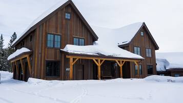 Perfect Snowy Mountain Retreat!