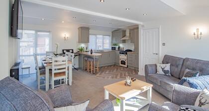 Betteridge View Lodge - a holiday lodge that sleeps 6 guests in 3 bedrooms