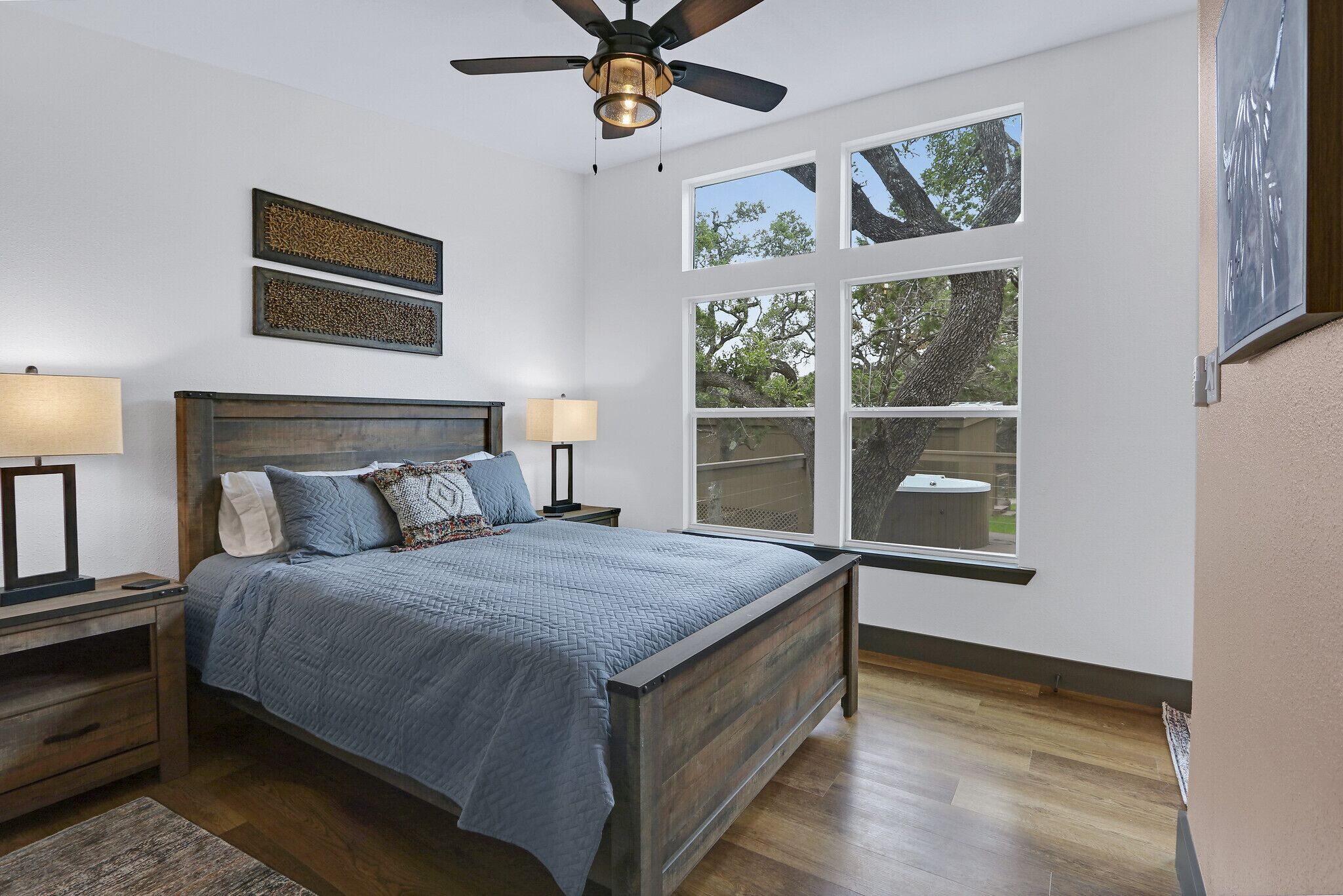 1 bedroom, bed sheets