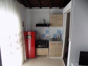 Apartment | Private kitchen | Fridge, oven, stovetop, griddle