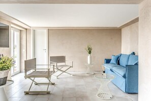 TV, offices - Villa Mediterranea:Private Escape by Feeling Italy (Massa Lubrense)