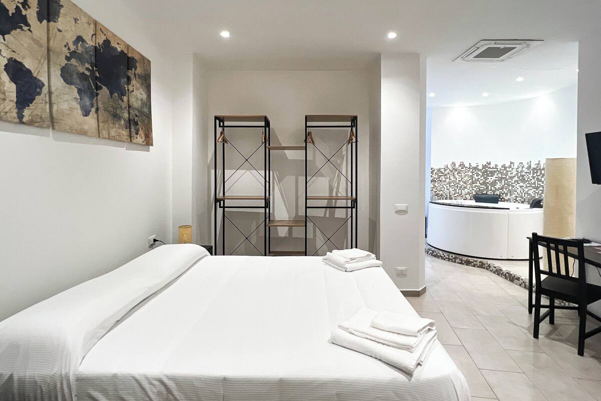 Luxury Double Room, Private Bathroom | Frette Italian sheets, premium bedding, down comforters