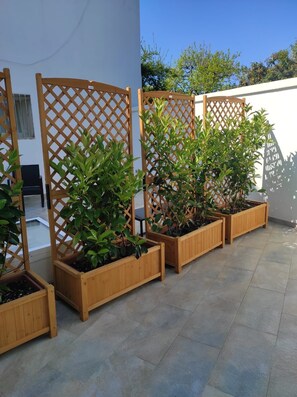 Dobbeltrom – comfort, privat bad | Terrasse/patio