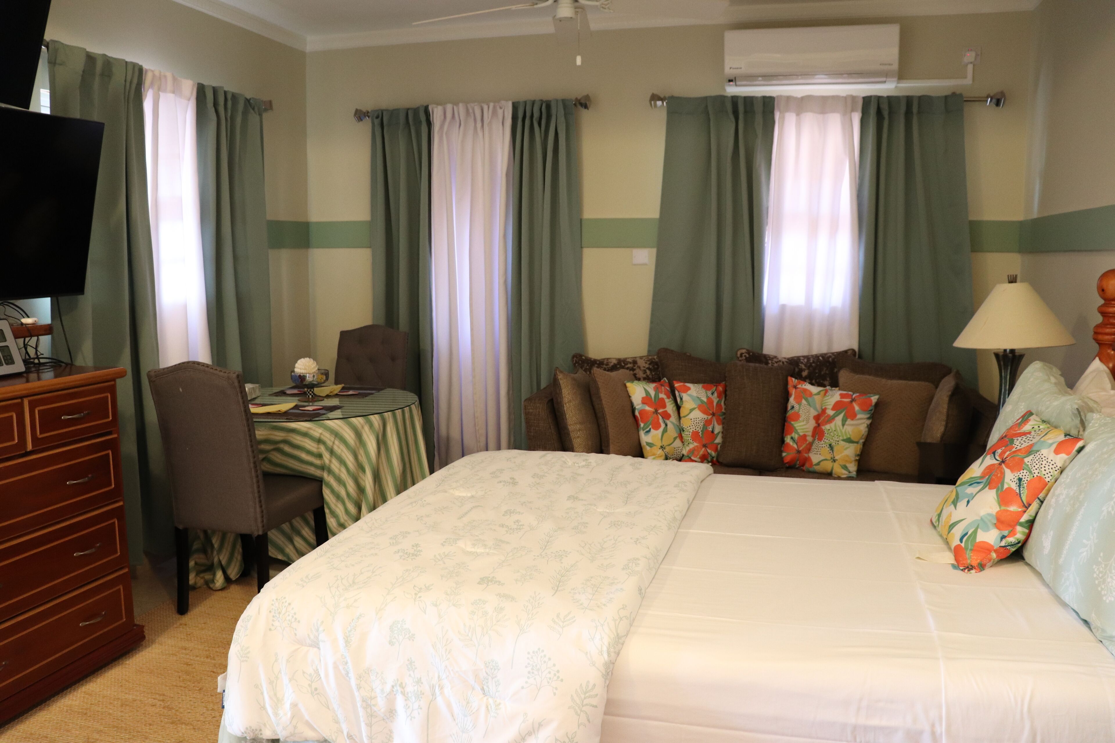 Leilighet – executive, 1 queensize-seng, kjøkken, havutsikt | Bad | Dusj, regndusjhode, toalettartikler (inkludert) og hårføner