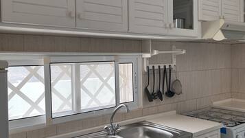 Réfrigérateur, micro-ondes, four, lave-vaisselle