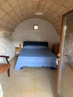 3 عدّة غرف نوم وواي فاي وملاءات أسرّة