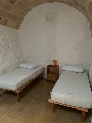 Spa - Cozy house nestled in the Salento countryside, pets allowed. (Marina di Felloniche)