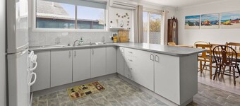 The Spotted Bach - Enjoy the wood fireplace and explore the beautiful lakes