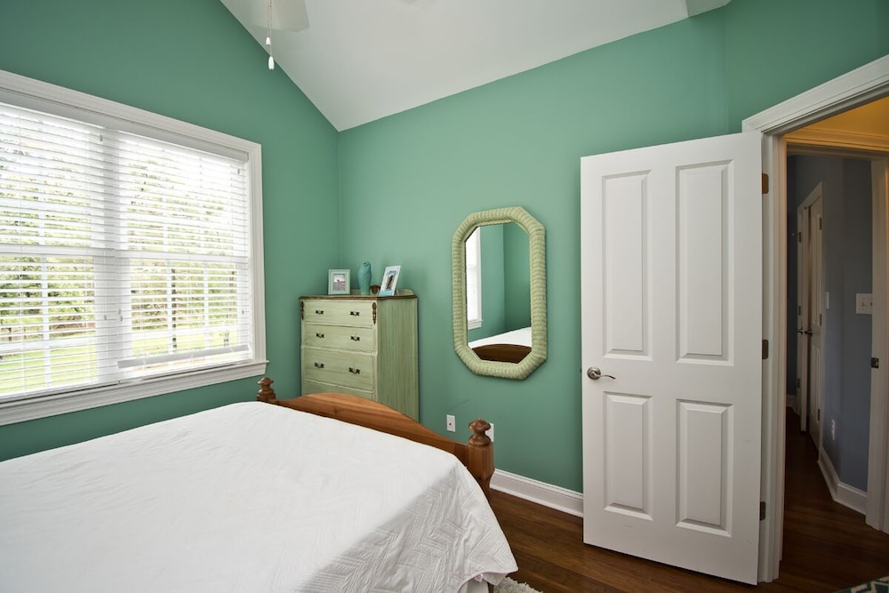 Blue Bungalow, Soundside House in Pine Knoll Shores in NC! Pine Knoll Shores Vrbo