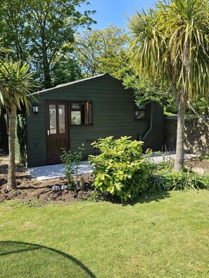 Exterior - Discover our inviting chalet in the historical town of Camborne, Cornwall!
 (Camborne)