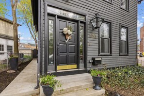 Exterior detail - Fulton Haus - Luxury Rental in Ohio City (Cleveland)