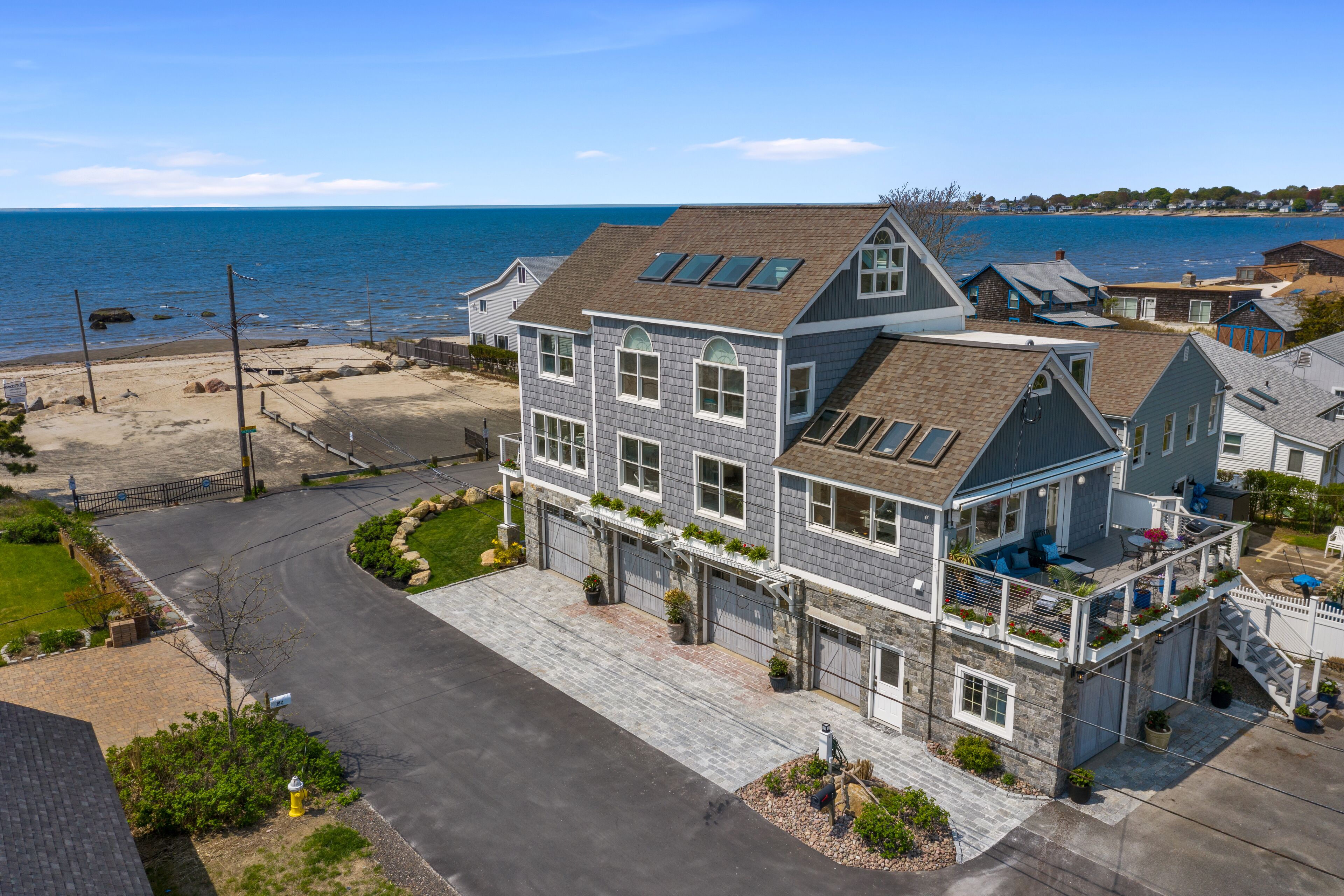 Spacious Modern Ocean Front Beach House in IndianTown Beach Old Saybrook, CT