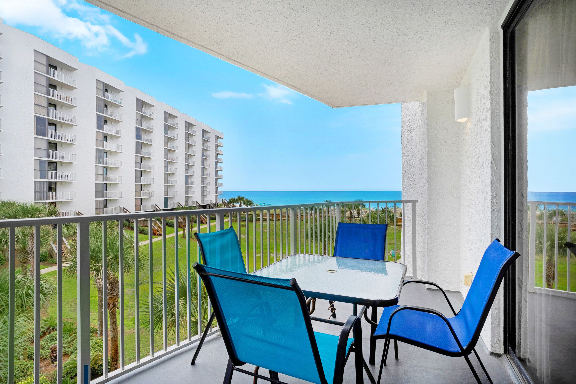 ⛵Steps to Beach-Gulf + Pool Views-2 Pools -Snow❤️birds-2BR Mainsail 227