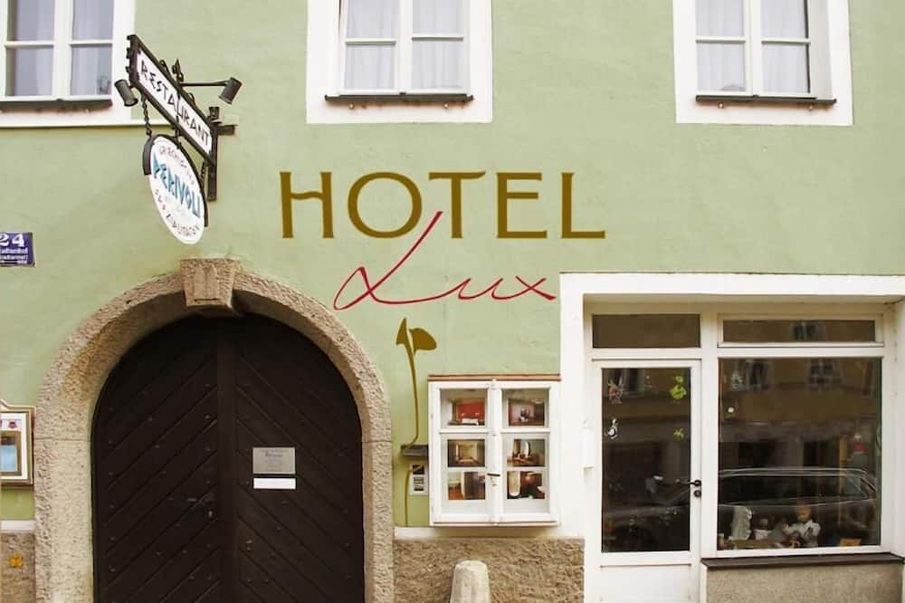 Hotel Lux