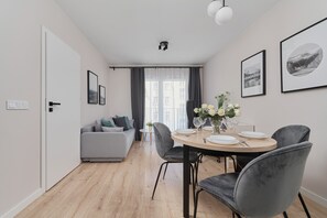 Apartment, 1 Bedroom, Balcony | Living room
