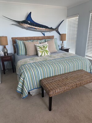 4 bedrooms, iron/ironing board, internet, bed sheets