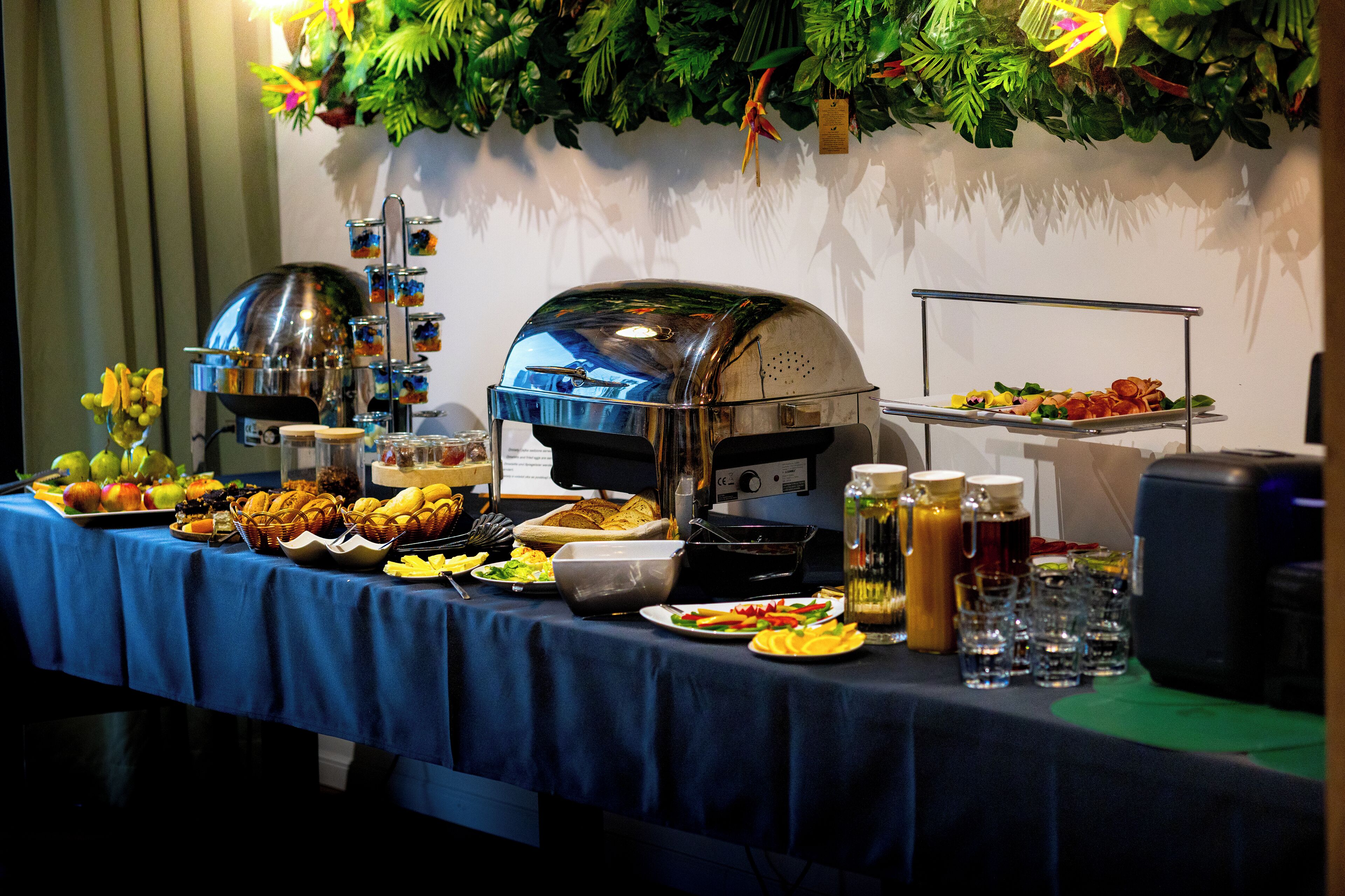 Daily cooked-to-order breakfast (PLN 55 per person)