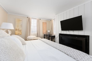 4 bedrooms, iron/ironing board, free WiFi, bed sheets
