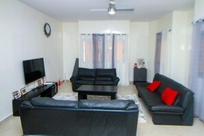 Smart TV - Appart 2 , Ô Soleil (Saly)